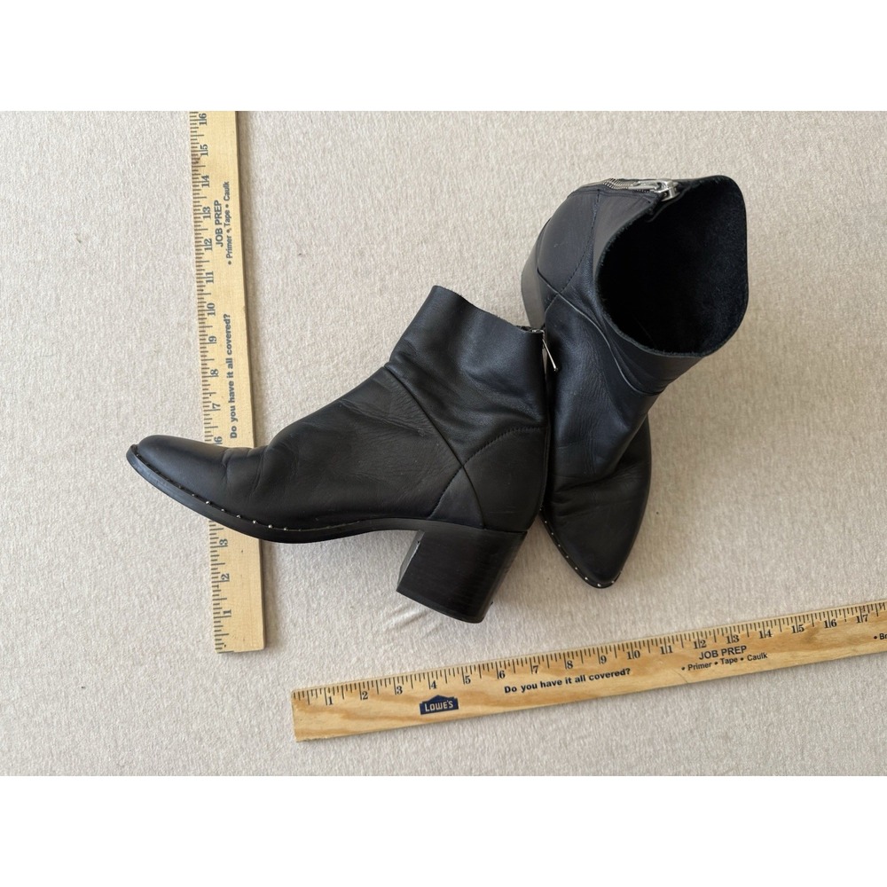 T&B womans size 9 black boot Silver Hardware Ankle Boot